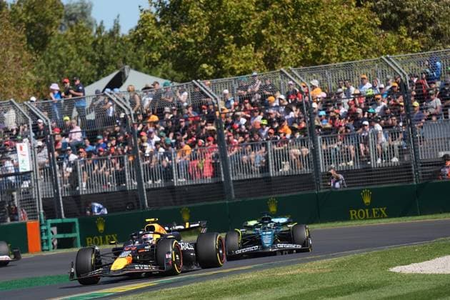 24.03.2024, Albert Park Circuit, Melbourne, FORMULA 1 ROLEX AUSTRALIAN GRAND PRIX 2024 ,im Bild Sergio Perez (MEX), Oracle Red Bull Racing, Lance Stroll (CAN), Aston Martin Aramco Cognizant Formula One Team Melbourne Albert Park Circuit Victoria Australien