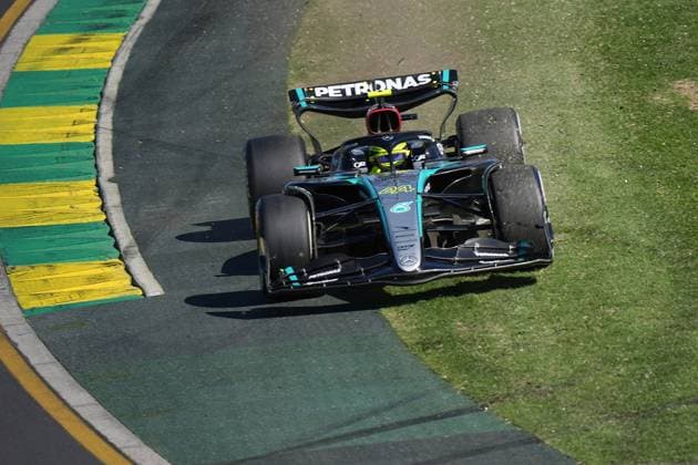 Sport Bilder des Tages FORMULA 1 ROLEX AUSTRALIAN GRAND PRIX 2024 24.03.2024, Albert Park Circuit, Melbourne, FORMULA 1 ROLEX AUSTRALIAN GRAND PRIX 2024 ,im Bild Lewis Hamilton (GBR), Mercedes-AMG Petronas Formula One Team