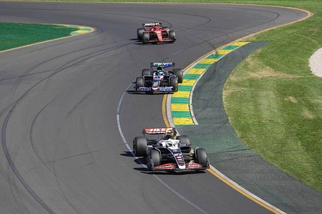 FORMULA 1 ROLEX AUSTRALIAN GRAND PRIX 2024 24.03.2024, Albert Park Circuit, Melbourne, FORMULA 1 ROLEX AUSTRALIAN GRAND PRIX 2024 ,im Bild Nico Hülkenberg (DEU), Haas F1 Team, Pierre Gasly (FRA), Alpine F1 Team, Charles Leclerc (MCO), Scuderia Ferrari