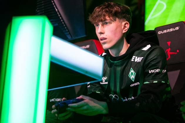 Sport Bilder des Tages Virtual Bundesliga Club Championship by WOW: Finale; 24.03.2024 Henning Wilmbusse (Henning, SV Werder Bremen) Virtual Bundesliga Club Championship by WOW: Finale; 24.03.2024