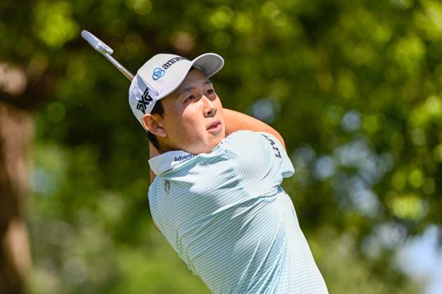 PALM HARBOR, FL - MARCH 23: Dylan Wu (USA) watches his tee shot on 8 during Rd3 of the Valspar Championship at Innisbrook Resort - Copperhead, on March 23, 2024, in Palm Harbor, Florida. (Photo by Ken Murray Icon Sportswire) GOLF: MAR 23 PGA, Golf Herren Valspar Championship EDITORIAL USE ONLY Icon2403230203