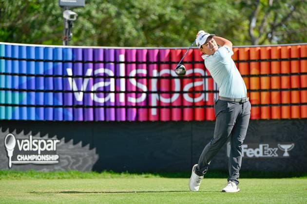 PALM HARBOR, FL - MARCH 23: Dylan Wu (USA) watches his tee shot on 18 during Rd3 of the Valspar Championship at Innisbrook Resort - Copperhead, on March 23, 2024, in Palm Harbor, Florida. (Photo by Ken Murray Icon Sportswire) GOLF: MAR 23 PGA, Golf Herren Valspar Championship EDITORIAL USE ONLY Icon2403230303
