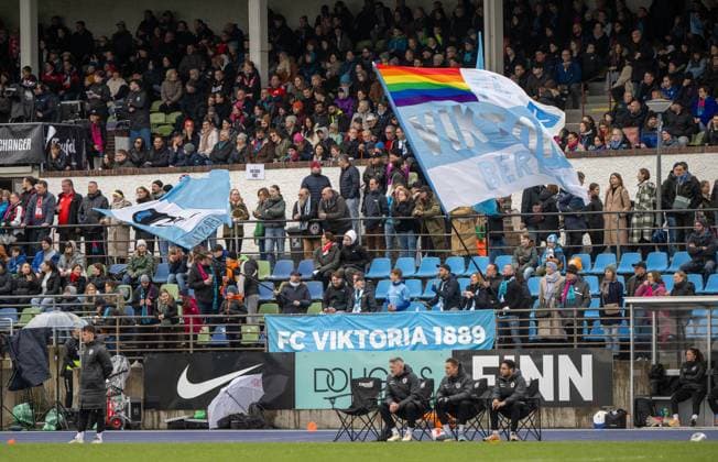 Fussball, Frauen, Saison 2023 2024, Regionalliga Nordost (15. Spieltag), FC Viktoria 1889 Berlin - 1. FC Union Berlin, Fans von Viktoria, 24.03. 2024, Copyright: xMatthiasxKochx