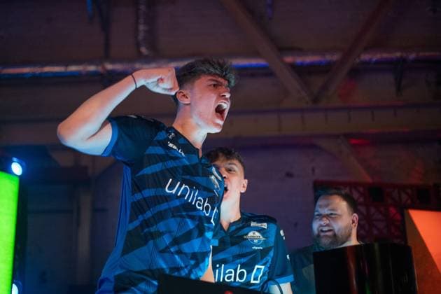 Virtual Bundesliga Club Championship by WOW: Finale; 24.03.2024 Jonas Wirth (Jonny, SC Paderborn 07), Jamie Bartel (Chaser, SC Paderborn 07) im Jubel Virtual Bundesliga Club Championship by WOW: Finale; 24.03.2024