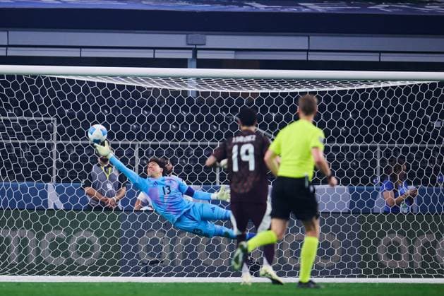 RECORD DATE NOT STATED CONCACAF NATIONS LEAGUE 2023-2024 Mexico vs United States - Final Guillermo Ochoa of Mexico receives goal 0-1 of Tyler Adams of United States during the Final match between Mexico (Mexican national team, Nationalteam and United States as part of the 2024 Concacaf Nations League, at AT-T Stadium, Arlington, Texas, on March 24, 2024. ARLINGTON TEXAS UNITED STATES  Copyright: xJorgexMartinezx 20240324200612_CNL_24_FINAL_MEX_USA_OCHOA223