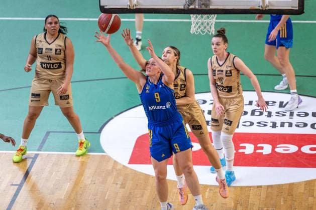 Basketball Berlin 24.03.2024 Saison 2023 2024 1. Bundesliga DBBL Play-offs Viertelfinale Spiel 2 Alba Berlin - Saarlouis Royals Laina Snyder (Alba, No.09) Isabelle Spingola (Saarlouis, No.30)