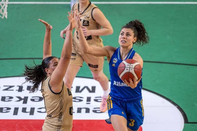 Basketball Berlin 24.03.2024 Saison 2023 2024 1. Bundesliga DBBL Play-offs Viertelfinale Spiel 2 Alba Berlin - Saarlouis Royals Theresa Simon (Alba, No.03) Destiny Lynn Littleton (Saarlouis, No.11)