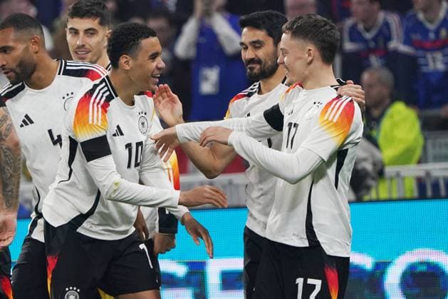 Fussball, Freundschaftsspiel, Länderspiel, Testspiel, Frankreich-Deutschland, 23.03.2024, Groupama Stadium Lyon Jamal Musiala, Florian Wirtz Deutschland, Aktion, Einzelbild