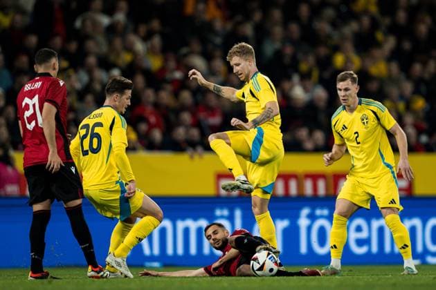 240325 Simon Olsson, Samuel Gustafson and Emil Krafth of Sweden against Nedim Bajrami of Albania during the International Friendly, Länderspiel, Nationalmannschaft football match between Sweden and Albania on March 25, 2024 in Stockholm. Photo: Joel Marklund BILDBYRAN kod JM JM0569 bbeng fotboll football soccer fotball träningslandskamp träningsmatch international friendly landskamp sverige sweden sverige a albanien albania Copyright: JOELxMARKLUND BB240325JM072