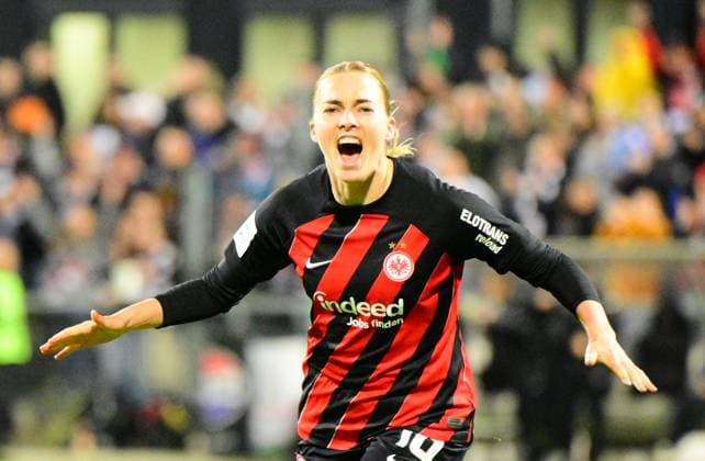 Fussball I Frauen I Saison 2023-2024 I Google Pixel Frauen-Bundesliga I 17. Spieltag I Eintracht Frankfurt - SV Werder Bremen I 25.03.2024 Laura Freigang (10, Eintracht Frankfurt) mit Torjubel über das Tor zum 2:0 Frankfurt am Main Stadion am Brentanobad Hessen Deutschland Copyright: xLobeca IndiraxIndorfx