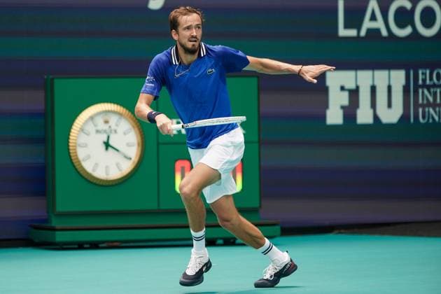 March 26, 2024, Miami Gardens, Florida, USA: Daniil Medvedev returns a shot to Dominik Koepfer (GER) during the fourth round of men s singles at the 2024 Miami Open presented by Itau at Hard Rock Stadium. Miami Gardens USA - ZUMAw109 20240326_fap_w109_001 Copyright: xDebbyxWongx