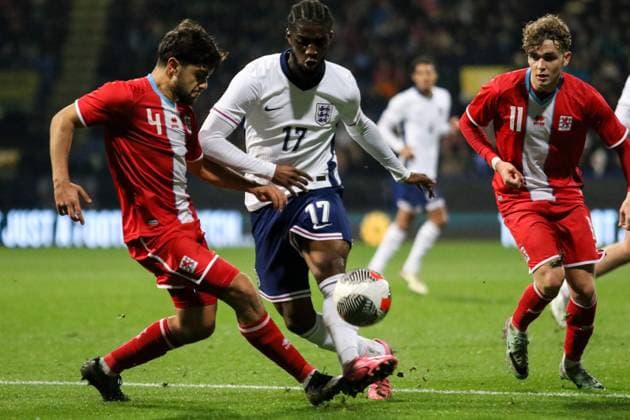 Toughsheet Community Stadium, Bolton, England, March 26th 2024: Samuel Iling-Junior (17 England) controls the ball during the 2025 UEFA European Under-21 Championship qualification match between England and Luxembourg at Toughsheet Community Stadium in Bolton, England on March 26th 2024. (Sean Chandler SPP) Copyright: xSeanxChandlerx xSPPx spp-en-SeChSp-England v Luxembourg -2668