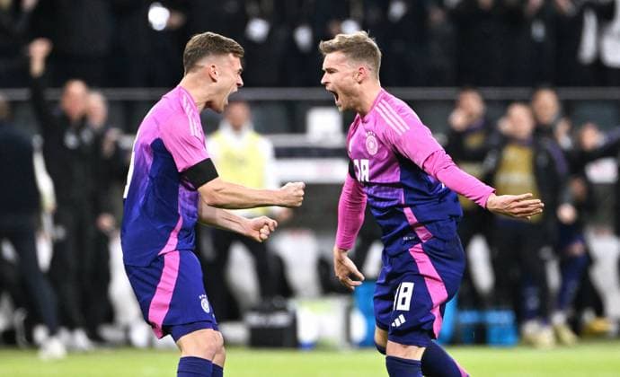 Fussball, Länderspiel, Freundschaftsspiel zur Euro 2024, Deutsche Bank Park Frankfurt: Deutschland - Niederlande; Jubel Maximilian Mittelstädt (GER) nach seinem Tor zum 1:1, zusammen mit Joshua Kimmich (GER). Jubel, Freude, Aktion. UEFA REGULATIONS PROHIBIT ANY USE OF PHOTOGRAPHS AS IMAGE SEQUENCES AND OR QUASI-VIDEO