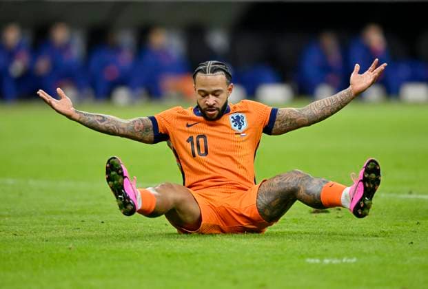 Memphis Depay NED Gestik Geste fordert Freistoss nach Foul DFB Laenderspiel Deutschland GER vs Niederlande NeD 26.03.2024 DFL REGULATIONS PROHIBIT ANY USE OF PHOTOGRAPHS AS IMAGE SEQUENCES AND OR QUASI-VIDEO Deutschland GER vs Niederlande NED