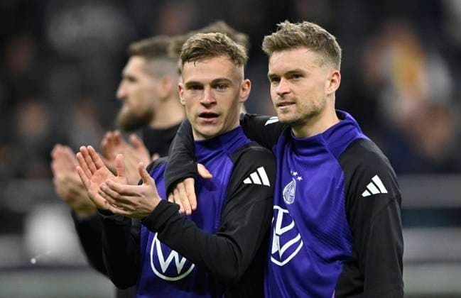 nach Spielende: Schlussjubel, Freude, Glueck, Jubel bei Maximilian Mittelstaedt GER im Gespraech Diskussion mit Joshua Kimmich GER Gestik Geste DFB Laenderspiel Deutschland GER vs Niederlande NeD 26.03.2024 DFL REGULATIONS PROHIBIT ANY USE OF PHOTOGRAPHS AS IMAGE SEQUENCES AND OR QUASI-VIDEO Deutschland GER vs Niederlande NED