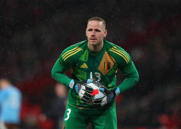 26th March 2024; Wembley Stadium, London, England; International Football Friendly, England versus Belgium; Goalkeeper Matz Sels of Belgium collects the ball safely  ActionPlus12622144 JohnxPatrickxFletcher