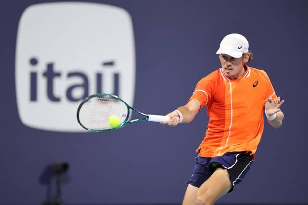 March 26, 2024, Miami Gardens, Florida, United States Of America: MIAMI GARDENS, FLORIDA - MARCH 26: Fabian Marozsan of Hungary defeats Alex De Minaur of Australia in the quarterfinals of the Miami Open at the Hard Rock Stadium on March 26, 2024 in Miami Gardens, Florida....People: Alex De Minaur Miami Open Presented by Itau 2024 - Day 11  - ZUMAs214 20240326_ada_s214_065 Copyright: xSMGx