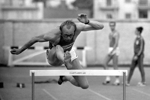 Guenther NICKEL, Günther, Leichtathletik, Leichtathlet, Zehnkampf, Zehnkaempfer, Aktion Huerdenlauf, bei der Leichtathletik EM in Athen 17.09.1969, Â *** Guenther NICKEL, Günther, athletics, track and field, decathlon, decathlete, Huerdenlauf campaign, at the European Athletics Championships in Athens 17 09 1969, Â