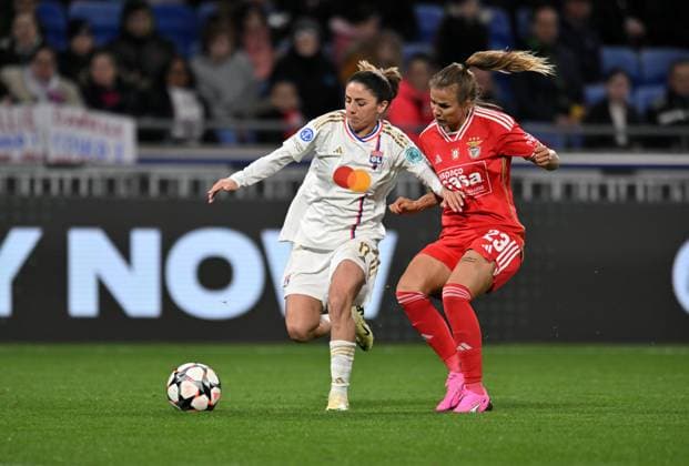 Danielle Van de Donk (lyon) vs Anna Gasper (benfica) FOOTBALL: Olympique Lyonnais FÂŽminines vs Benfica Lisbonne - 1 4 de finale Ligue des Champions FÂŽminine - 27 03 2024 FredericChambert Panoramic 