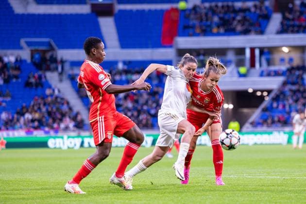 Lyon, France Danielle Van de Donk (17 Olympique Lyonnais) in action during the UEFA Womens Champions League game between Olympique Lyonnais and SL Benfica at Groupama Stadium in Lyon, France. (Pauline Figuet SPP) Copyright: xPaulinexFiguetx xSPPx spp-en-PaFiSp-PF_OLvSLB564