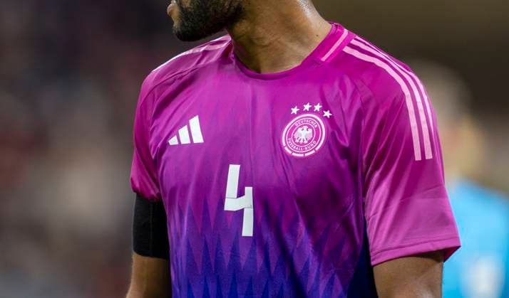 26.03.2024, Fussball Nationalteams Freundschaftsspiele 2024, Deutschland - Niederlande, im Stadion Deutsche-Bank-Park in Frankfurt am Main, Jonathan Tah (Deutschland) Trikot Detail
