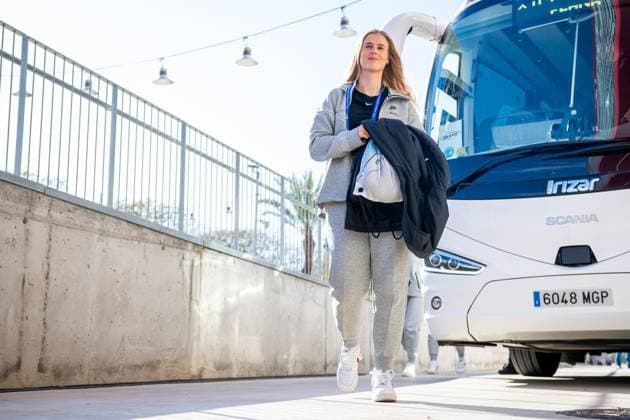 240328 Nora Eide Lie of Brann arrives ahead of the UEFA Women s Champions League quarterfinal football match between Barcelona and Brann on March 28, 2024 in Barcelona. Photo: Vegard Grott BILDBYRAN kod VG VG0589 bbeng champions league mesterligaen dam football fotball fotboll soccer barcelona barca brann kvartfinale quarter final tfk womens champions league brann kvinner Copyright: VEGARDxGRoTT BB240328VG002