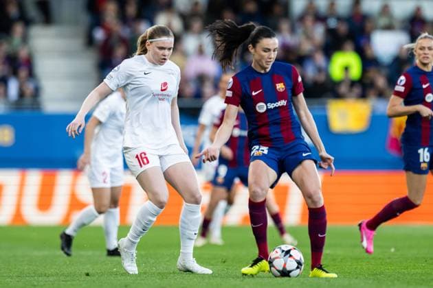 240328 Signe Gaupset of Brann and Ingrid Syrstad Engen of Barcelona during the UEFA Women s Champions League quarterfinal football match between Barcelona and Brann on March 28, 2024 in Barcelona. Photo: Vegard Grott BILDBYRAN kod VG VG0589 bbeng champions league mesterligaen dam football fotball fotboll soccer barcelona barca brann kvartfinale quarter final tfk women s champions league Copyright: VEGARDxGRoTT BB240328VG017