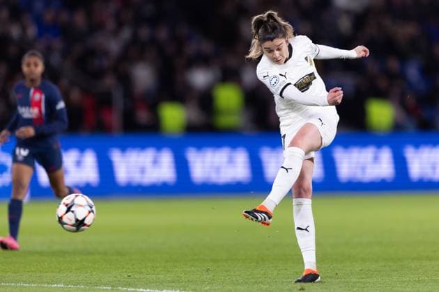 240328 Anna Csiki of Häcken during the UEFA Women s Champions League football match quarterfinal two between Paris Saint Germain and Häcken on March 28, 2024 in Paris. Photo: Michael Erichsen BILDBYRAN COP 89 MI0635 bbeng champions league dam football fotball fotboll häcken kvartsfinal paris saint germain quarterfinal quarterfinals soccer Copyright: MICHAELxERICHSEN BB240328MI133