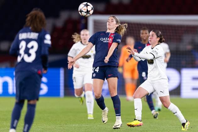 240328 Korbin Albert of Paris Saint Germain and Ruby Grant of Häcken during the UEFA Women s Champions League football match quarterfinal two between Paris Saint Germain and Häcken on March 28, 2024 in Paris. Photo: Michael Erichsen BILDBYRAN COP 89 MI0635 bbeng champions league dam football fotball fotboll häcken kvartsfinal paris saint germain quarterfinal quarterfinals soccer Copyright: MICHAELxERICHSEN BB240328MI149