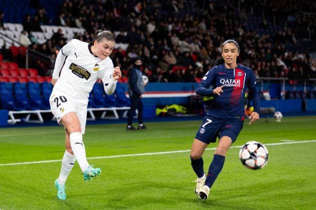 240328 Hanna Wijk of Häcken and Sakina Karchaoui of Paris Saint Germain during the UEFA Women s Champions League football match quarterfinal two between Paris Saint Germain and Häcken on March 28, 2024 in Paris. Photo: Michael Erichsen BILDBYRAN COP 89 MI0635 bbeng champions league dam football fotball fotboll häcken kvartsfinal paris saint germain quarterfinal quarterfinals soccer Copyright: MICHAELxERICHSEN BB240328MI164