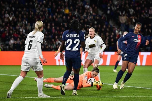 Women?s Champions League - PSG v BK Hacken BK Hacken s goalkeeper Jennifer Falk catches the ball during the Women s UEFA Champions League football match between Paris Saint-Germain and BK Hacken at the Parc des Princes stadium in Paris, France on March 28, 2024. Photo by Firas Abdullah ABACAPRESS.COM Paris France  Copyright: xAbdullahxFiras ABACAx