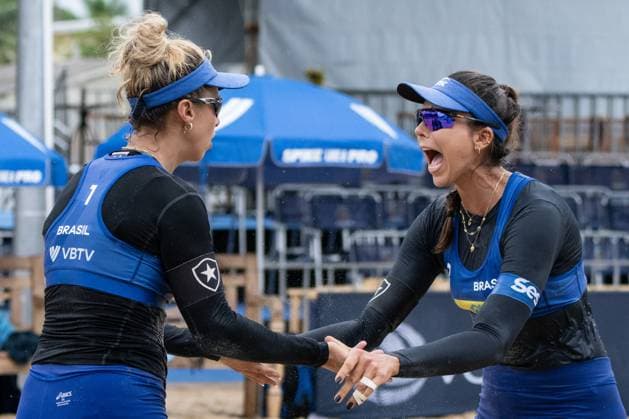 (240329) -- SAQUAREMA, March 29, 2024 -- Natasha Giulia (R) of Brazil react during the women s Preliminary Phase of Qualification between Cao Shuting Zhu Lingdi of China and Natasha Giulia of Brazil at the World Beach volleyball, Beachvolleyball Pro Tour Challenge 2024 in Saquarema, Brazil, March 28, 2024. ) (SP)BRAZIL-SAQUAREMA-BEACH VOLLEYBALL-WORLD PRO TOUR CHALLENGE 2024 WangxTiancong 