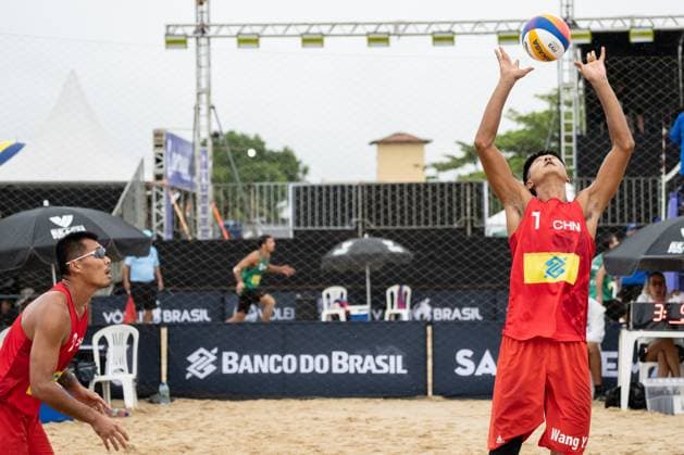 (240329) -- SAQUAREMA, March 29, 2024 -- Wang Yanwei (R) Li Jie of China compete during the men s Preliminary Phase of Qualification between Wang Yanwei Li Jie of China and Marco Krattiger Florian Breer of Switzerland at the World Beach volleyball, Beachvolleyball Pro Tour Challenge 2024 in Saquarema, Brazil, March 28, 2024. ) (SP)BRAZIL-SAQUAREMA-BEACH VOLLEYBALL-WORLD PRO TOUR CHALLENGE 2024 WangxTiancong 