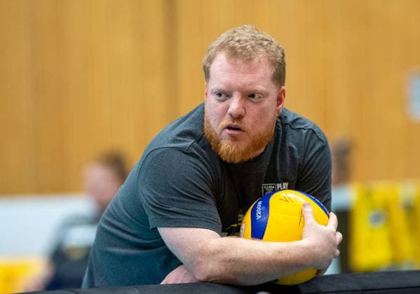 28.03.2024 Suhl- Sporthalle Wolfsgrube Volleyball VfB Suhl LottoThürungen : SC Potsdam Co. Trainer Tim Berges VfB Suhl Aktion