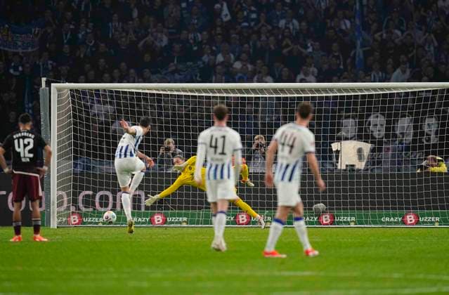 Germany, Berlin, 30.03.2024, Olympic Stadium, Hertha BSC vs 1.FC Nürnberg - 2. Bundesliga, Haris Tabakovic (Hertha Berlin) scores the teams third goal Berlin Olympic Stadium Berlin Germany
