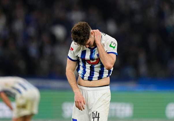 Germany, Berlin, 30.03.2024, Olympic Stadium, Hertha BSC vs 1.FC Nürnberg - 2. Bundesliga, Finn Jeltsch (1.FC Nürnberg) with post game despair Berlin Olympic Stadium Berlin Germany