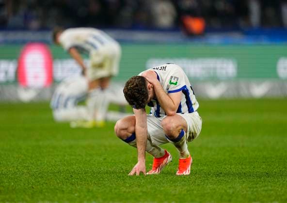 Germany, Berlin, 30.03.2024, Olympic Stadium, Hertha BSC vs 1.FC Nürnberg - 2. Bundesliga, Finn Jeltsch (1.FC Nürnberg) with post game despair Berlin Olympic Stadium Berlin Germany