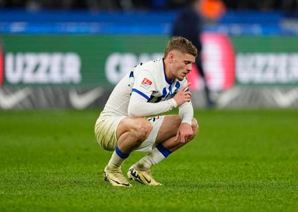 Germany, Berlin, 30.03.2024, Olympic Stadium, Hertha BSC vs 1.FC Nürnberg - 2. Bundesliga, Marton Dardai (Hertha Berlin) with post game despair Berlin Olympic Stadium Berlin Germany