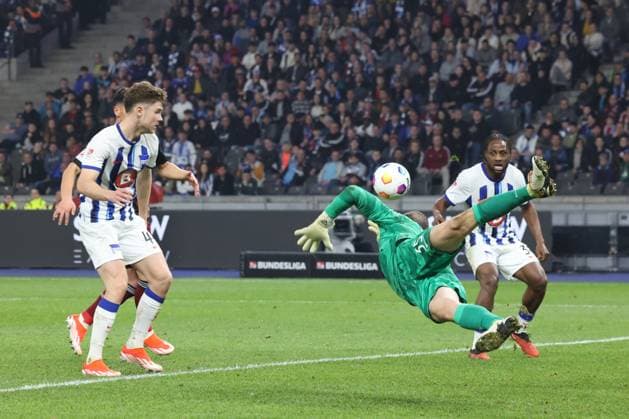 DEU, DFL, 2. FBL, Hertha BSC vs. 1.FC Nuernberg, 30.03.2024, Berliner Olympiastadion, Berlin, DEU, DFL, 2. FBL, Hertha BSC vs. 1.FC Nuernberg, im Bild Marius Gersbeck (Hertha BSC Berlin 35), Linus Gechter (Hertha BSC Berlin 44), Deyovaisio Zeefuik (Hertha BSC Berlin 34) DFL - regulations prohibit any use of Photographs as image sequences and or quasi-video Foto: Juergen Engler nordphoto GmbH