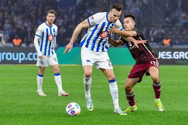 30.03.2024, xlakx, Fussball 2. Bundesliga, Hertha BSC - 1.FC Nuernberg emspor, v.l.Haris Tabakovic (Hertha BSC 25),Jens Castrop (1.FC Nuenberg 17),Zweikampf, Duell, Kampf, tackle (DFL DFB REGULATIONS PROHIBIT ANY USE OF PHOTOGRAPHS as IMAGE SEQUENCES and or QUASI-VIDEO) Berlin