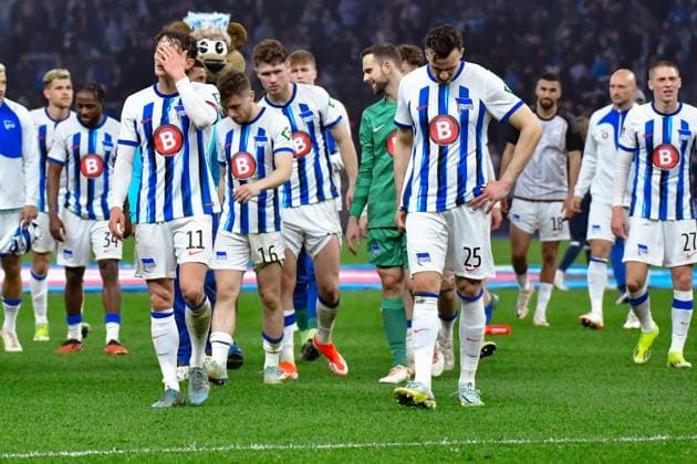 30.03.2024, xlakx, Fussball 2. Bundesliga, Hertha BSC - 1.FC Nuernberg emspor, v.l.Fabian Reese (Hertha BSC 11),Jonjoe Kenny (Hertha BSC 16),Haris Tabakovic (Hertha BSC 25),Palko Dardai (Hertha BSC 27), enttaeuscht, schaut enttaeuscht, niedergeschlagen, disappointed (DFL DFB REGULATIONS PROHIBIT ANY USE OF PHOTOGRAPHS as IMAGE SEQUENCES and or QUASI-VIDEO) Berlin