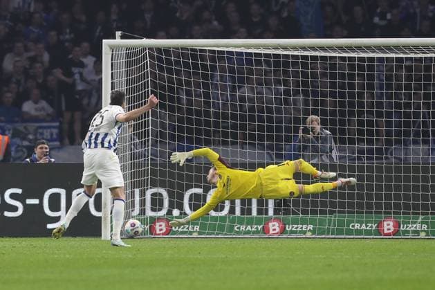 30.03.2024, xtgx, Fussball 2. Bundesliga, Hertha BSC - 1. FC Nuernberg emspor, v.l. Haris Tabakovic (Hertha, 25) schiesst Tor, Torschuetze, erzielt Tor, Treffer, scores the goal 3:3 (DFL DFB REGULATIONS PROHIBIT ANY USE OF PHOTOGRAPHS as IMAGE SEQUENCES and or QUASI-VIDEO) Berlin
