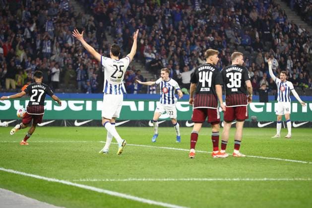 30.03.2024, xtgx, Fussball - 2.Bundesliga, Hertha BSC Berlin - 1.FC Nuernberg emspor, v.l. Jubel nach dem 1:2 durch Marten Winkler (Hertha, 22) (DFL DFB REGULATIONS PROHIBIT ANY USE OF PHOTOGRAPHS as IMAGE SEQUENCES and or QUASI-VIDEO) Berlin