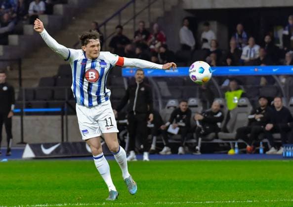 Fussball 2. Bundesliga, Hertha BSC - 1.FC Nuernberg 30.03.2024, xdanx, Fussball 2. Bundesliga, Hertha BSC - 1.FC Nuernberg, v.l. Fabian Reese (Hertha BSC 11) (DFL DFB REGULATIONS PROHIBIT ANY USE OF PHOTOGRAPHS as IMAGE SEQUENCES and or QUASI-VIDEO) Foto: Daniel Lakomski Mix1 Berlin Olympiastadion Berlin Berlin Deutschland (DE)