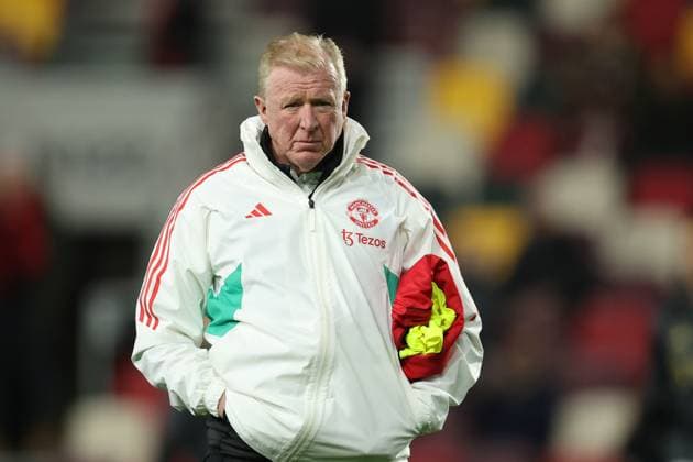 London, England, 30th March 2024. Manchester Untied Steve McClaren during the Premier League match at Gtech Community Stadium, London. Picture credit should read: Paul Terry Sportimage EDITORIAL USE ONLY. No use with unauthorised audio, video, data, fixture lists, club league logos or live services. Online in-match use limited to 120 images, no video emulation. No use in betting, games or single club league player publications. SPI-3044-0119