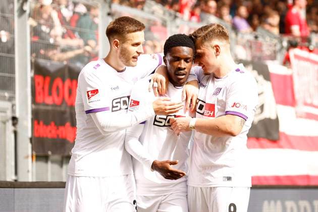 31.03.2024, xavx, Fussball 2.Bundesliga, SV Wehen Wiesbaden - VfL Osnabrück emspor, v.l. Christian Conteh (VfL Osnabrück) celebrate the goal, Der Torjubel zum 0:1 (DFL DFB REGULATIONS PROHIBIT ANY USE OF PHOTOGRAPHS as IMAGE SEQUENCES and or QUASI-VIDEO) Wiesbaden