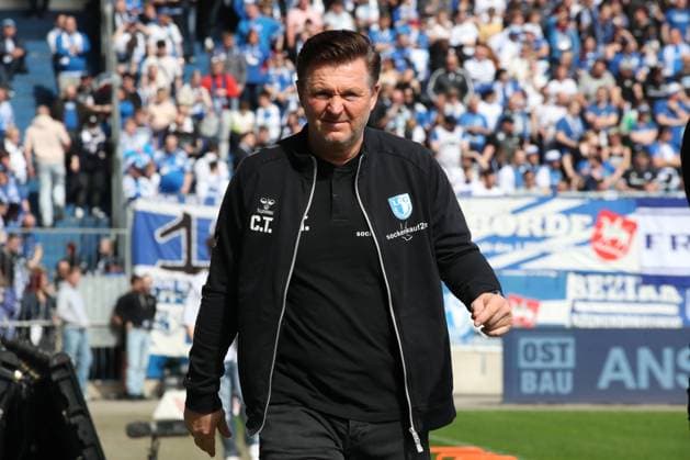 Trainer Christian Titz (1. FC Magdeburg) - 2. Fußball Bundesliga Saison 2023-2024 1. FC Magdeburg vs. Hannover 96 in der MDCC Arena in Magdeburg - Fußball,Mann,Männer,Deutschland,31.03.2024