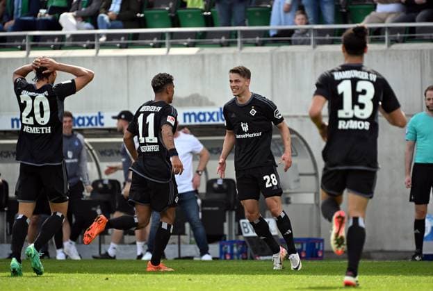 RECORD DATE NOT STATED 31.03.2024, xjhx, Fussball 2.Bundesliga, Spvgg Greuther Fuerth - Hamburger SV emspor, v.l. Miro Muheim (Hamburger SV) celebrate the goal, Der Torjubel zum 0:1 (DFL DFB REGULATIONS PROHIBIT ANY USE OF PHOTOGRAPHS as IMAGE SEQUENCES and or QUASI-VIDEO) Fuerth