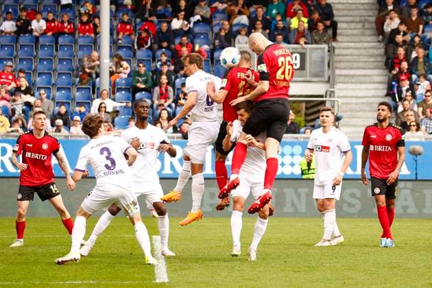 31.03.2024, xavx, Fussball 2.Bundesliga, SV Wehen Wiesbaden - VfL Osnabrück emspor, v.l. Aleksandar Vukotic (SV Wehen Wiesbaden) Goal scored, erzielt das Tor zum 1:1 Ausgleich. Treffer zählte nicht. (DFL DFB REGULATIONS PROHIBIT ANY USE OF PHOTOGRAPHS as IMAGE SEQUENCES and or QUASI-VIDEO) Wiesbaden