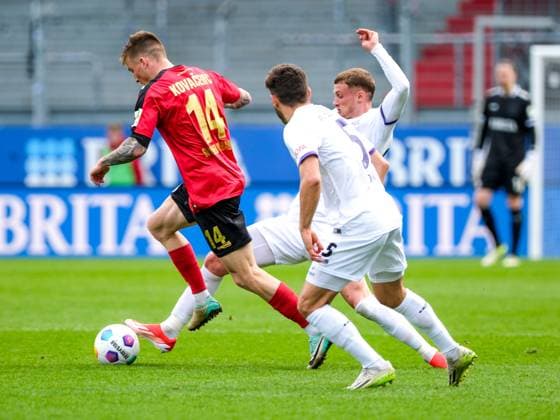 Franko Kovacevic (SV Wehen Wiesbaden, 14) im Zweikampf mit Michael Bruno Dominique Cuisance (VfL Osnabrueck, 27), GER, SV Wehen Wiesbaden vs. VfL Osnabrueck, Fussball, 2. Bundesliga, 27. Spieltag, Spielzeit 2023 2024, 31.03.2024 DFL REGULATIONS PROHIBIT ANY USE OF PHOTOGRAPHS AS IMAGE SEQUENCES AND OR QUASI-VIDEO GER, SV Wehen Wiesbaden vs. VfL Osnabrueck, Fussball, 2. Bundesliga, 27. Spieltag, Spielzeit 2023 2024, 31.03.2024 Wiesbaden